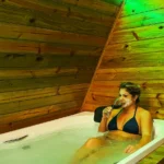 Relaxe no Spa da Estância Estrela Yendis em Marialva. Hidromassagem, massagens, day spa e momentos exclusivos de bem-estar em meio à natureza.